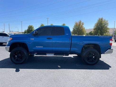 Used 2016 Toyota Tundra SR5 w/ TRD Off Road Package AWD/4WD image 6