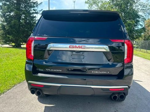Used 2021 GMC Yukon Denali w/ Denali Premium Package AWD/4WD image 6