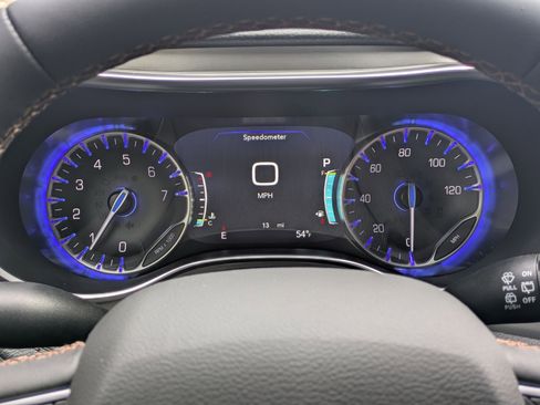 New 2026 Chrysler Pacifica Pinnacle image 10