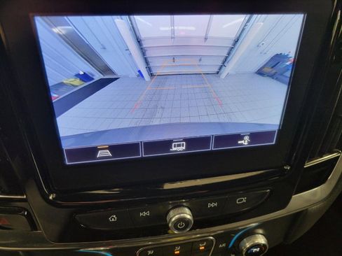 Used 2023 Chevrolet Traverse LT image 15