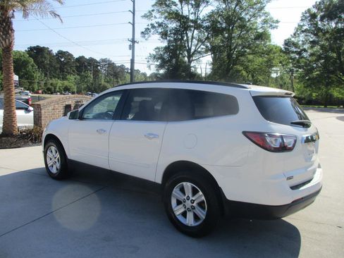Used 2014 Chevrolet Traverse LT image 25