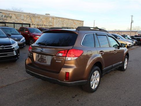 Used 2011 Subaru Outback 2.5i Premium image 7