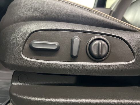 Used 2022 Chevrolet Traverse Premier image 28