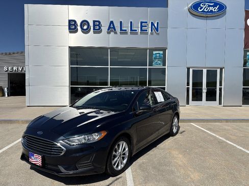 Used 2020 Ford Fusion SE FWD image 1