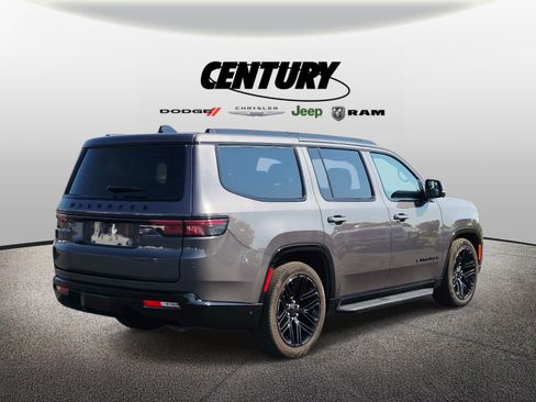 Used 2024 Jeep Wagoneer Series II w/ Convenience Group I AWD/4WD image 4