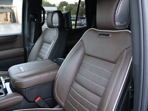 Used 2026 GMC Yukon Denali Ultimate AWD/4WD image 22