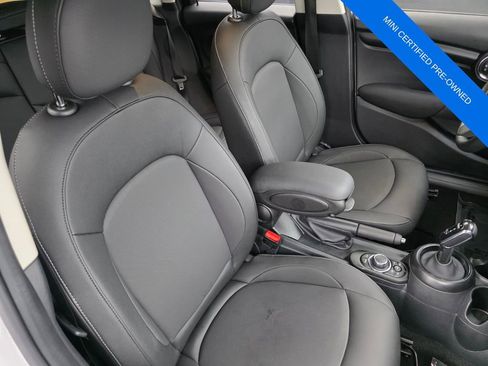 Used 2024 MINI Cooper 4-Door Hardtop w/ Storage Package FWD image 28