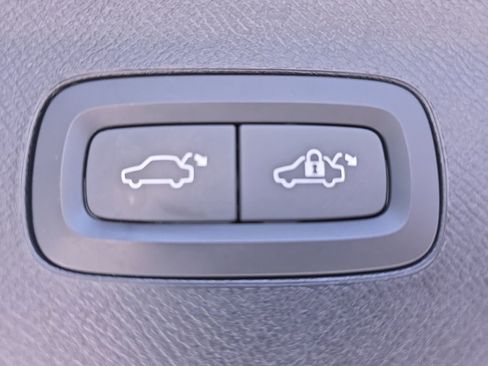 Used 2023 Volvo XC90 B6 Plus AWD/4WD image 17