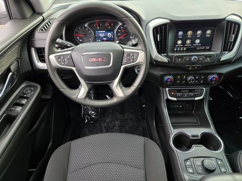 Used 2023 GMC Terrain SLE w/ Driver Convenience Package image 12