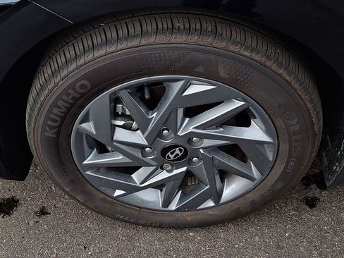 Used 2024 Hyundai Elantra SEL image 29