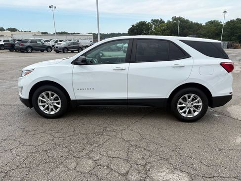 Used 2020 Chevrolet Equinox LS AWD/4WD image 2