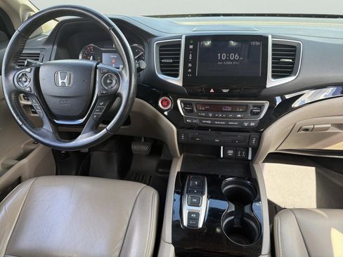 Used 2016 Honda Pilot Touring image 9