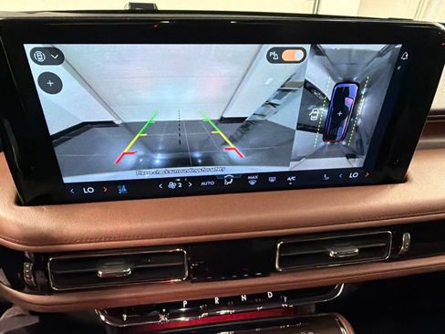 Certified 2025 Lincoln Aviator Reserve w/ Illumination Package AWD/4WD image 12