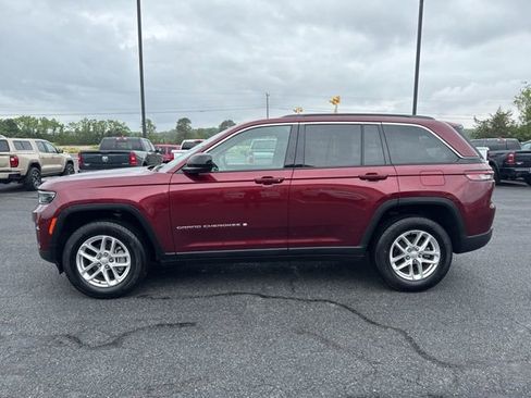 Used 2025 Jeep Grand Cherokee Laredo X w/ Luxury Tech Group I AWD/4WD image 18
