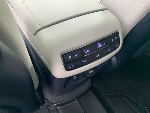 Used 2024 Hyundai Palisade Limited AWD/4WD image 22