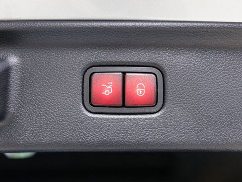 Used 2025 Mercedes-Benz S 63 AMG S image 33