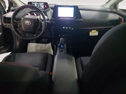 New 2025 Toyota Prius Plug-In Hybrid FWD image 12