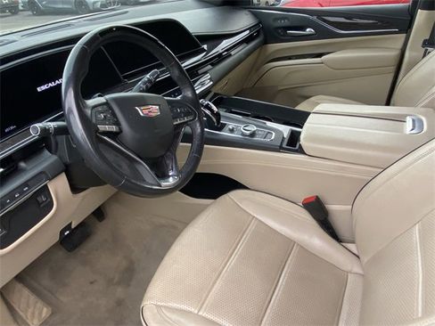 Used 2023 Cadillac Escalade Premium Luxury image 6