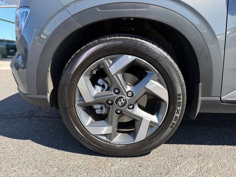 Certified 2025 Hyundai Venue SEL image 26