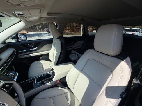 New 2026 Lincoln Corsair Reserve image 13