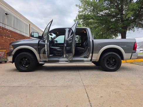 Used 2010 Dodge Ram 1500 Truck Laramie AWD/4WD image 10