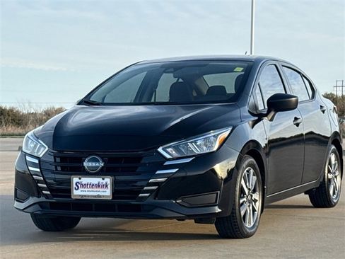 Used 2023 Nissan Versa S w/ S Plus Package image 3