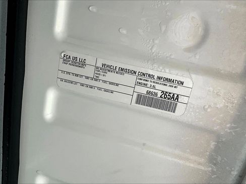 Certified 2024 Jeep Grand Cherokee Limited image 33