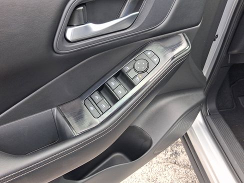 Used 2024 Nissan Rogue SV AWD/4WD image 13