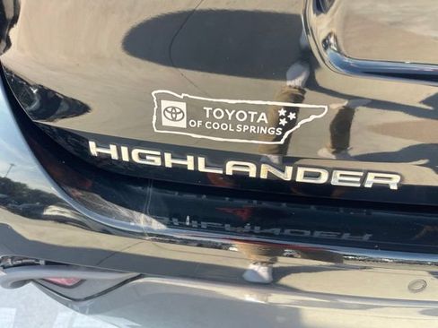 Used 2020 Toyota Highlander Limited AWD/4WD image 12