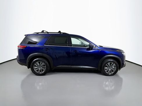Used 2022 Nissan Pathfinder SV image 8