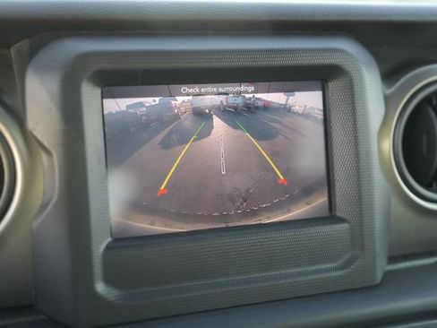 Used 2019 Jeep Wrangler Sport S image 23