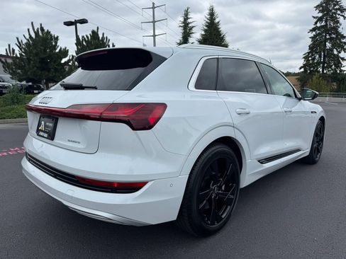 Used 2021 Audi e-tron Premium Plus w/ Premium Plus Package AWD/4WD image 11