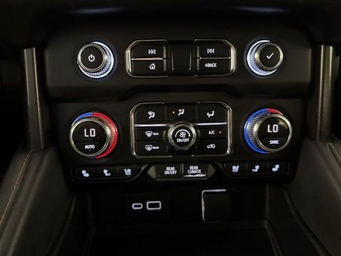 Used 2021 GMC Yukon XL AT4 image 25