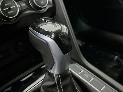 Used 2024 Volkswagen Taos SE image 21