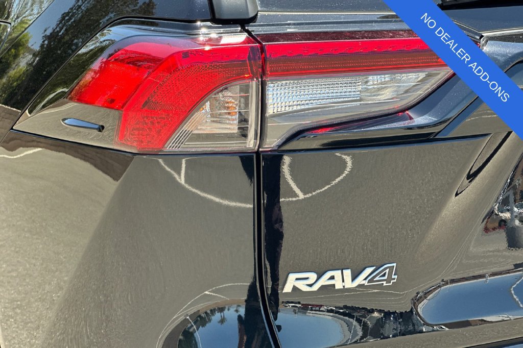 Used 2023 Toyota RAV4 XLE FWD image 30