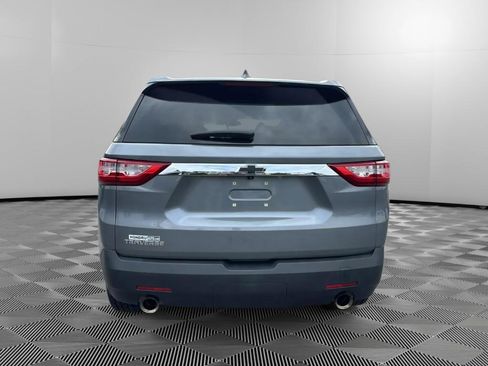 Used 2020 Chevrolet Traverse LS w/ LPO, Black Accent Package FWD image 8