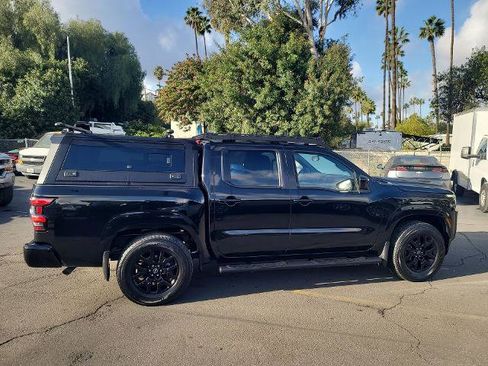 Used 2023 Nissan Frontier SV w/ Midnight Edition Package image 9