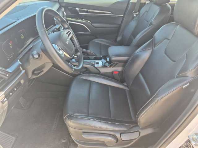 Used 2023 Kia Telluride LX FWD image 12