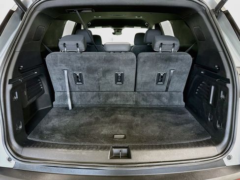 Used 2026 Chevrolet Traverse LT w/ Driver Confidence Package FWD image 30