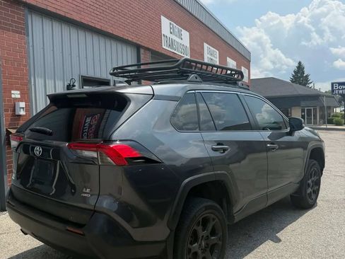 Used 2021 Toyota RAV4 LE AWD/4WD image 5