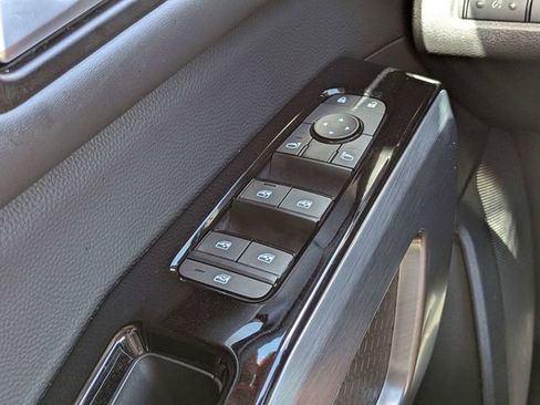 Used 2025 Nissan Pathfinder SL FWD image 27