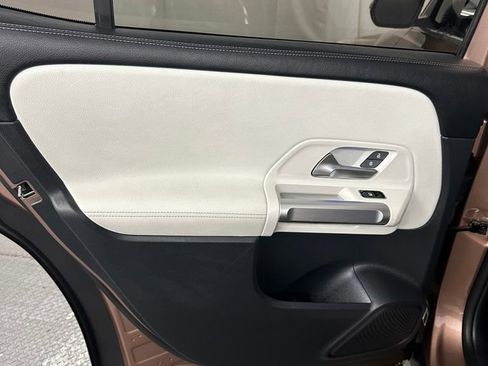 Used 2022 Mercedes-Benz GLB 35 AMG 4MATIC image 21