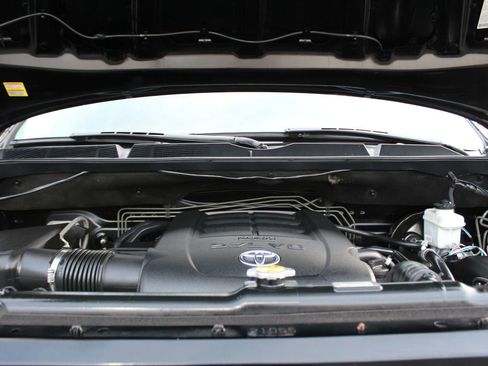 Used 2012 Toyota Tundra 2WD CrewMax w/ Tow Pkg image 32