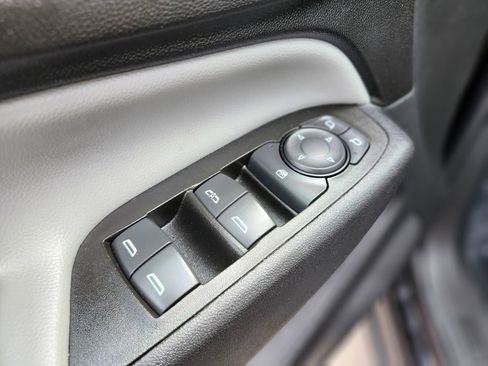 Used 2023 Chevrolet Equinox LS w/ Midnight Edition image 15