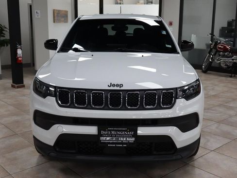 Used 2023 Jeep Compass Sport image 8