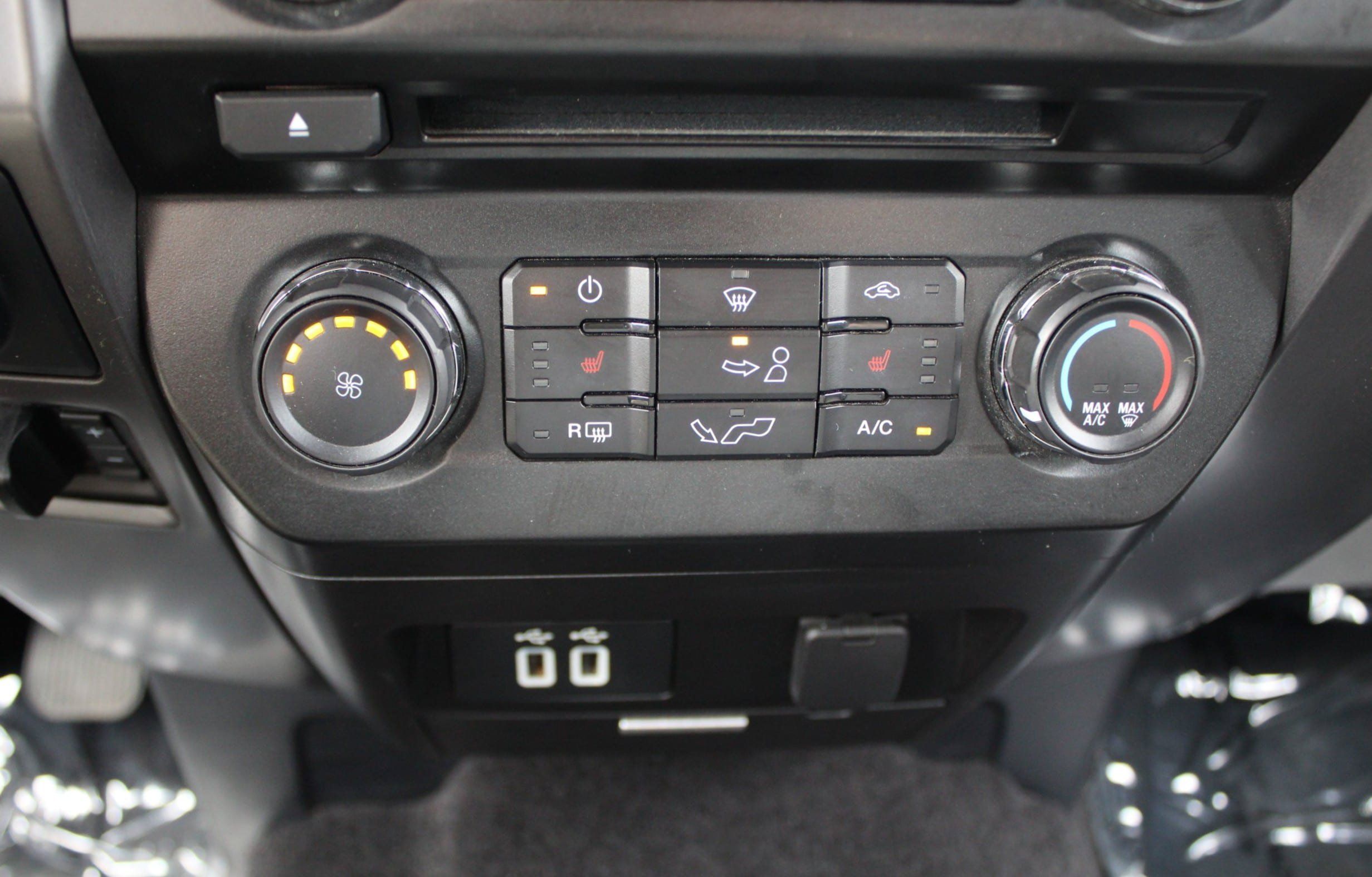 Used 2016 Ford F150 XLT w/ Equipment Group 302A Luxury AWD/4WD image 35