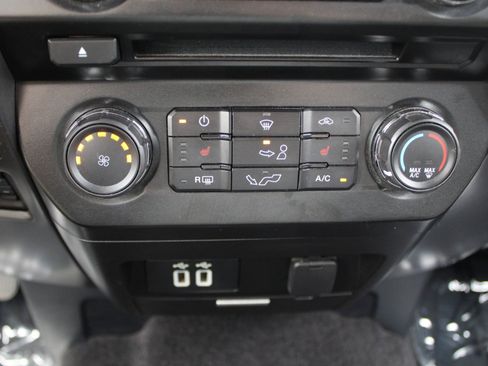Used 2016 Ford F150 XLT w/ Equipment Group 302A Luxury AWD/4WD image 35