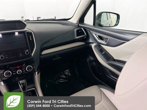 Used 2023 Subaru Forester Limited image 28