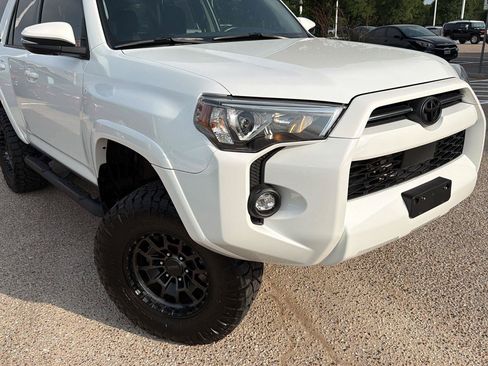 Used 2024 Toyota 4Runner SR5 Premium w/ Moonroof Package AWD/4WD image 8