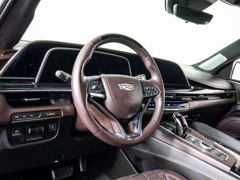 Used 2023 Cadillac Escalade V w/ LPO, ONYX Package image 23